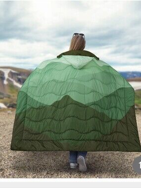 (6)Below Zero Wearable Blanket